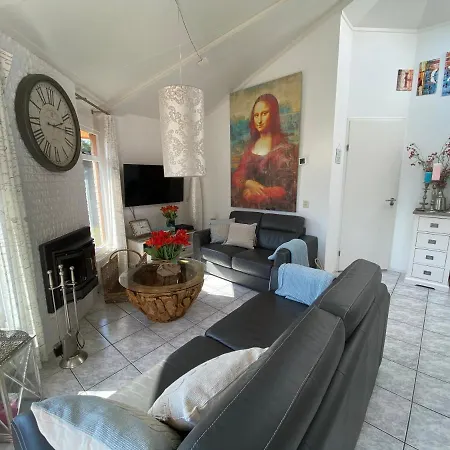 Am Mit Kamin & Sauna - Seestern 251 * Julianadorp