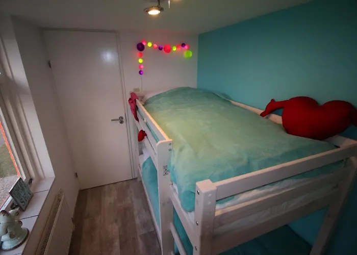 Дом отдыха Am Mit Kamin & Sauna - Seestern 251 Юлианадорп