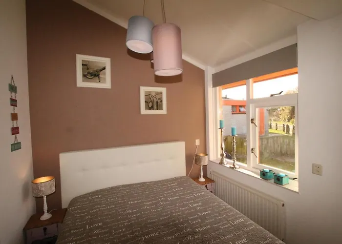 Дом отдыха Am Mit Kamin & Sauna - Seestern 251 Юлианадорп